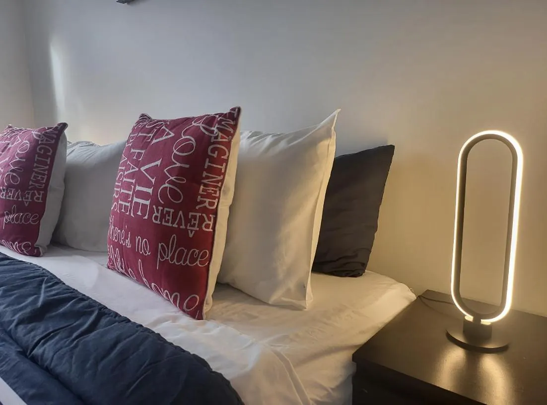 Etel Property Close To Down Town 渥太華 0*,  加拿大